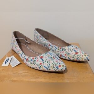 Floral canvas flats, size 8.5